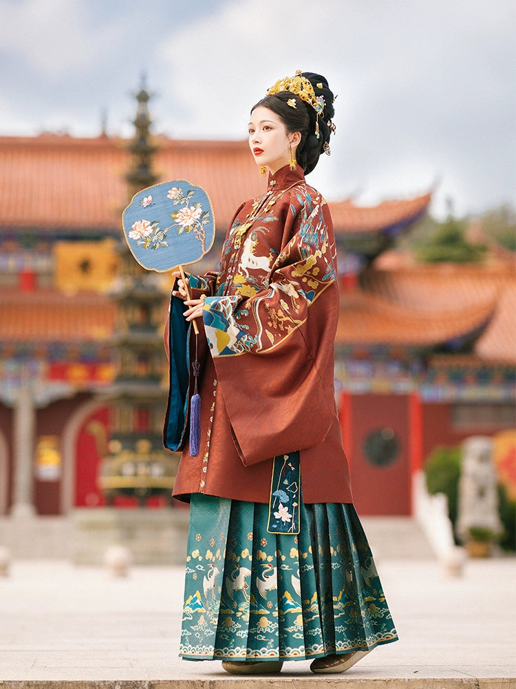 Ming-style Long Jacket and Horse Face Skirt, Hanfu for Autumn and Winter.