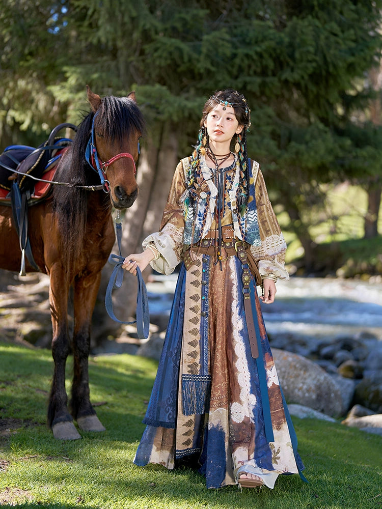 More than thirteen [desert songs] exotic wind embroidered vest round neck shirt broken skirt modern HanFuDreams