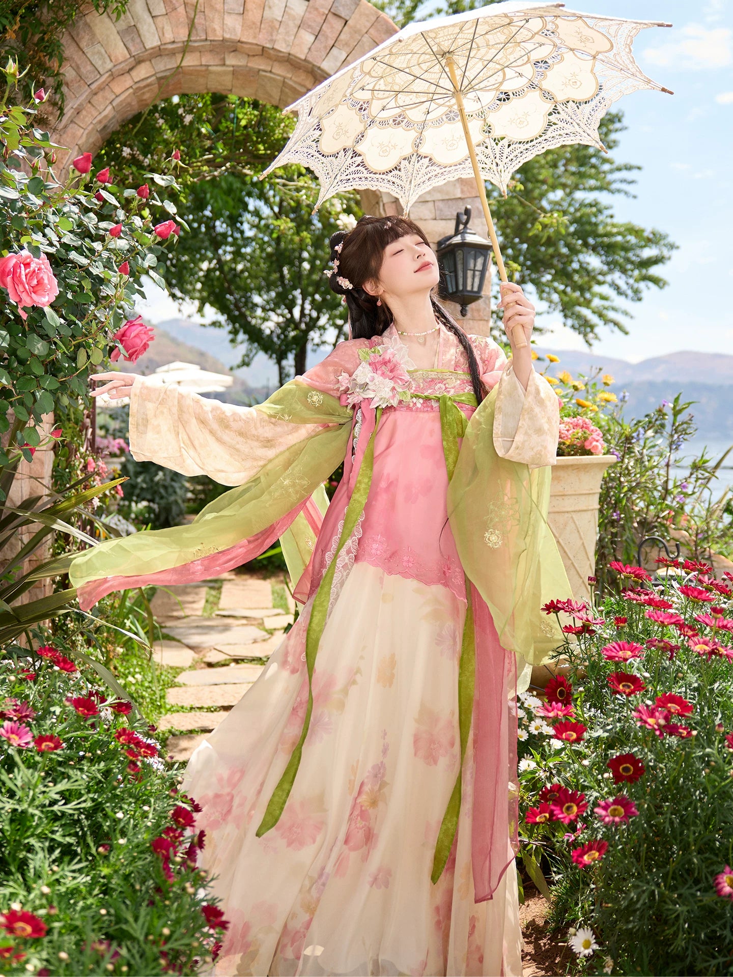 [Blossom] Floral Embroidery Hanfu Dress Set tang Shisanyu