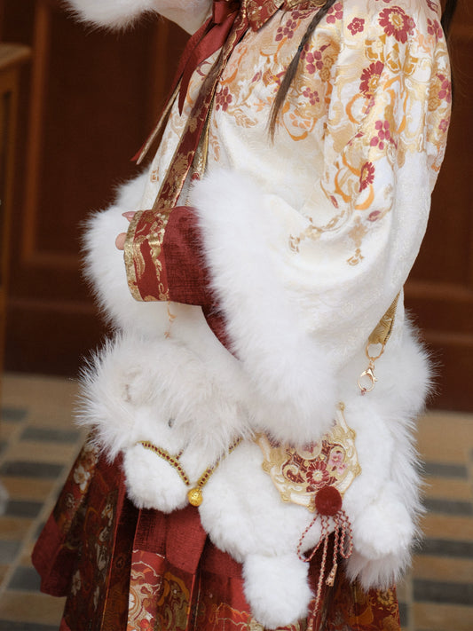 More than thirteen [White Horse Jiayu] Year of the Horse plush embroidered pony messenger bag