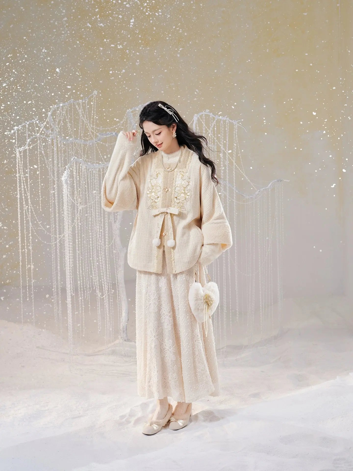 July Eve [Yuming Nuannuan] Fleece square collar jacket showing thin Song pants song HanFuDreams