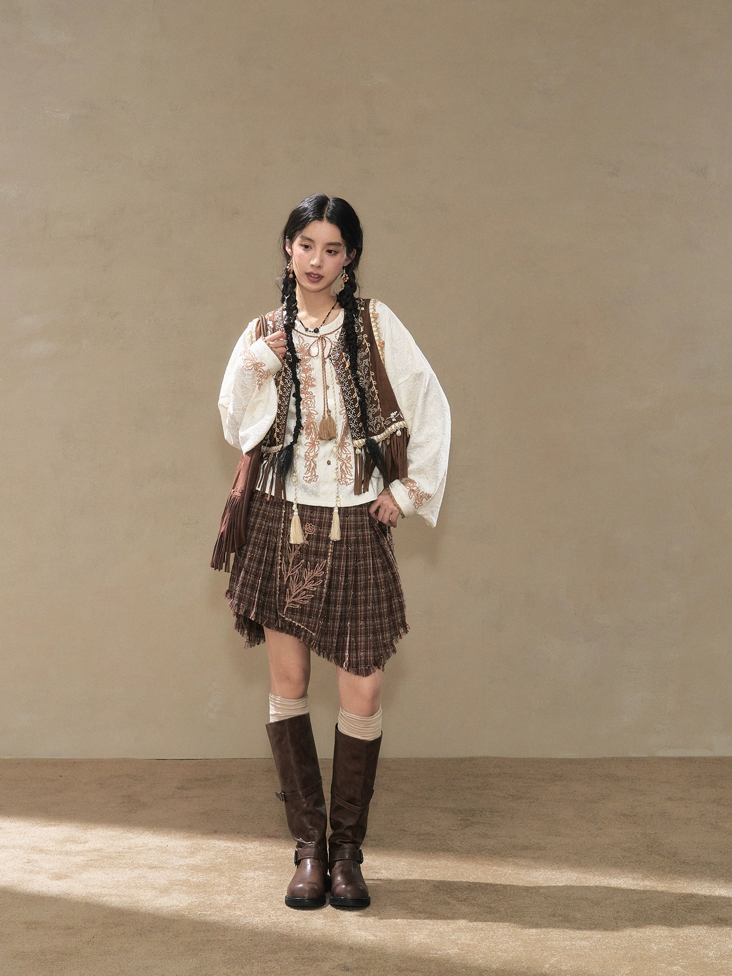 July Eve [Childish Autumn Notes] Embroidered cardigan small vest sleeveless short coat modern HanFuDreams