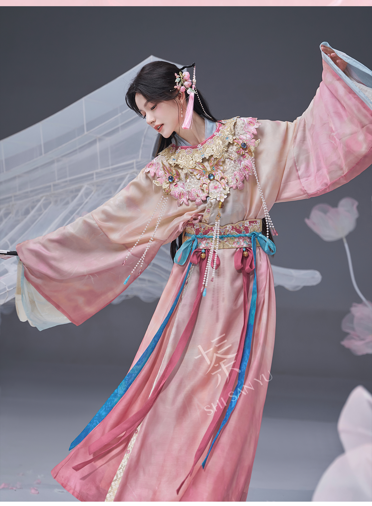 More than thirteen [Begonia explanation] Straight train heavy industry cloud shoulder hanfu han HanFuDreams