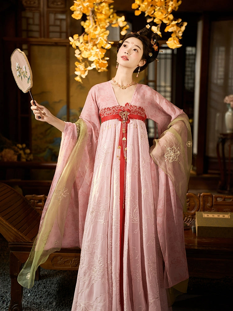 More than thirteen [folding plum return - joint name of Ziyegui] embroidered dress tang HanFuDreams