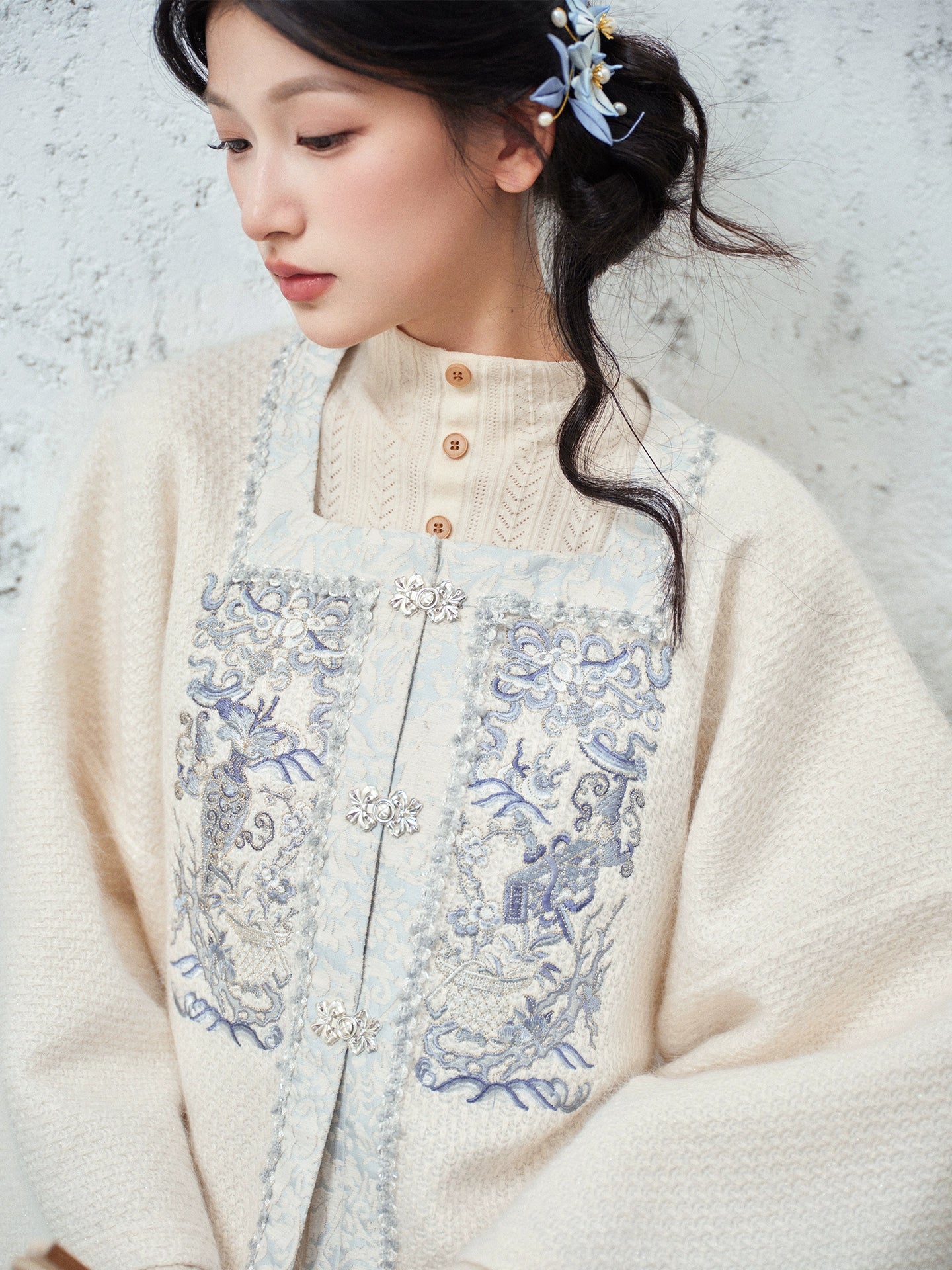 More than thirteen [thousand Dendrobium beads] knitted jacket woven gold embroidered pleated skirt Hanfu han HanFuDreams