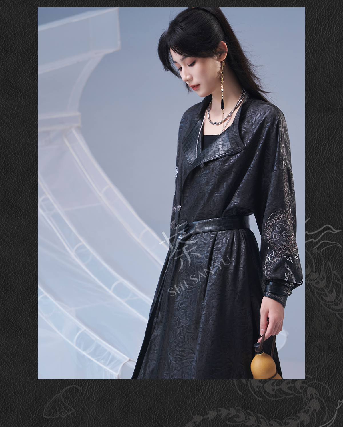 More than thirteen [Snake Bone Vientiane] crew neck robe imitation leather jacket modern HanFuDreams