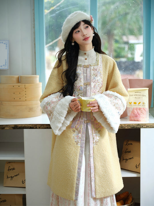 More than thirteen [pastel peony] square collar long jacket coat imitation rabbit fur Ming