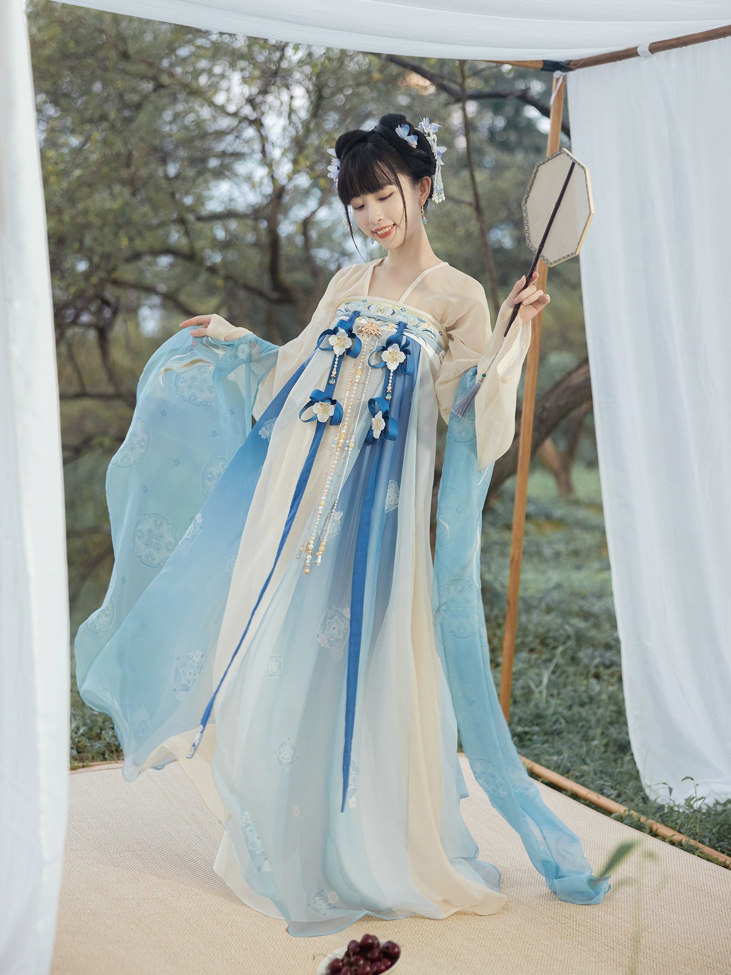 More than thirteen [Changshengle] embroidered cardigan three-pleated skirt embroidered Tang system