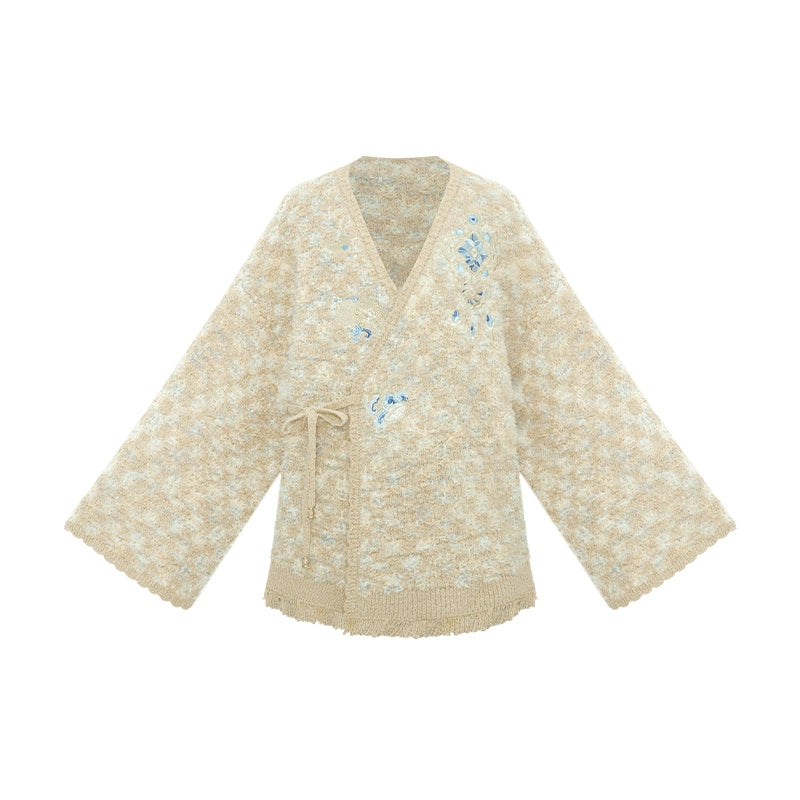 More than thirteen [Moonlight Sword] embroidered knitted jacket bloomers national style set