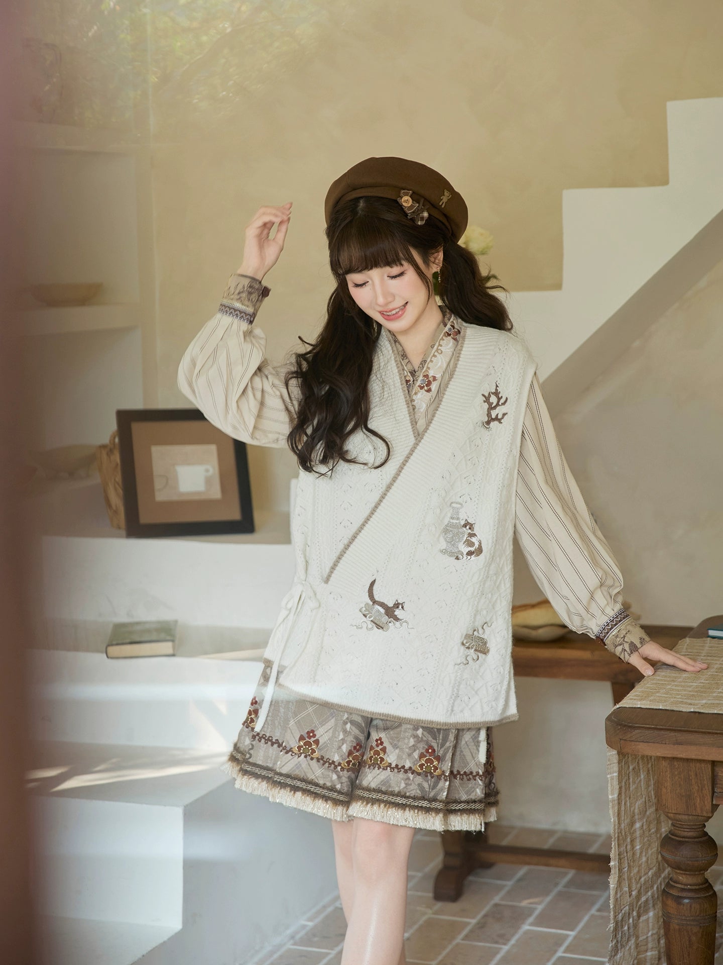 More than thirteen [leisurely] cat embroidered short-sleeved knitted white sweater modern HanFuDreams