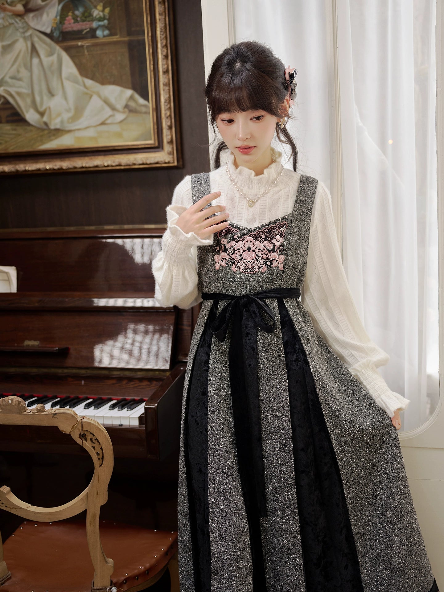 More than thirteen [floral line] pink thickened coat velvet suspender skirt modern HanFuDreams