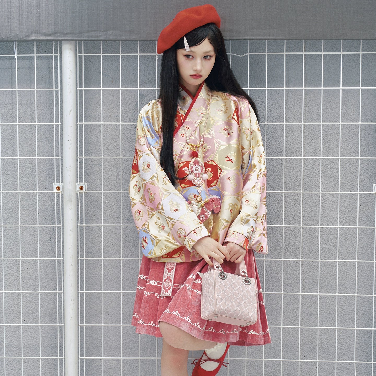 More than thirteen [embroidered cloud beads] velvet brocade collar jacket embroidered short horse skirt