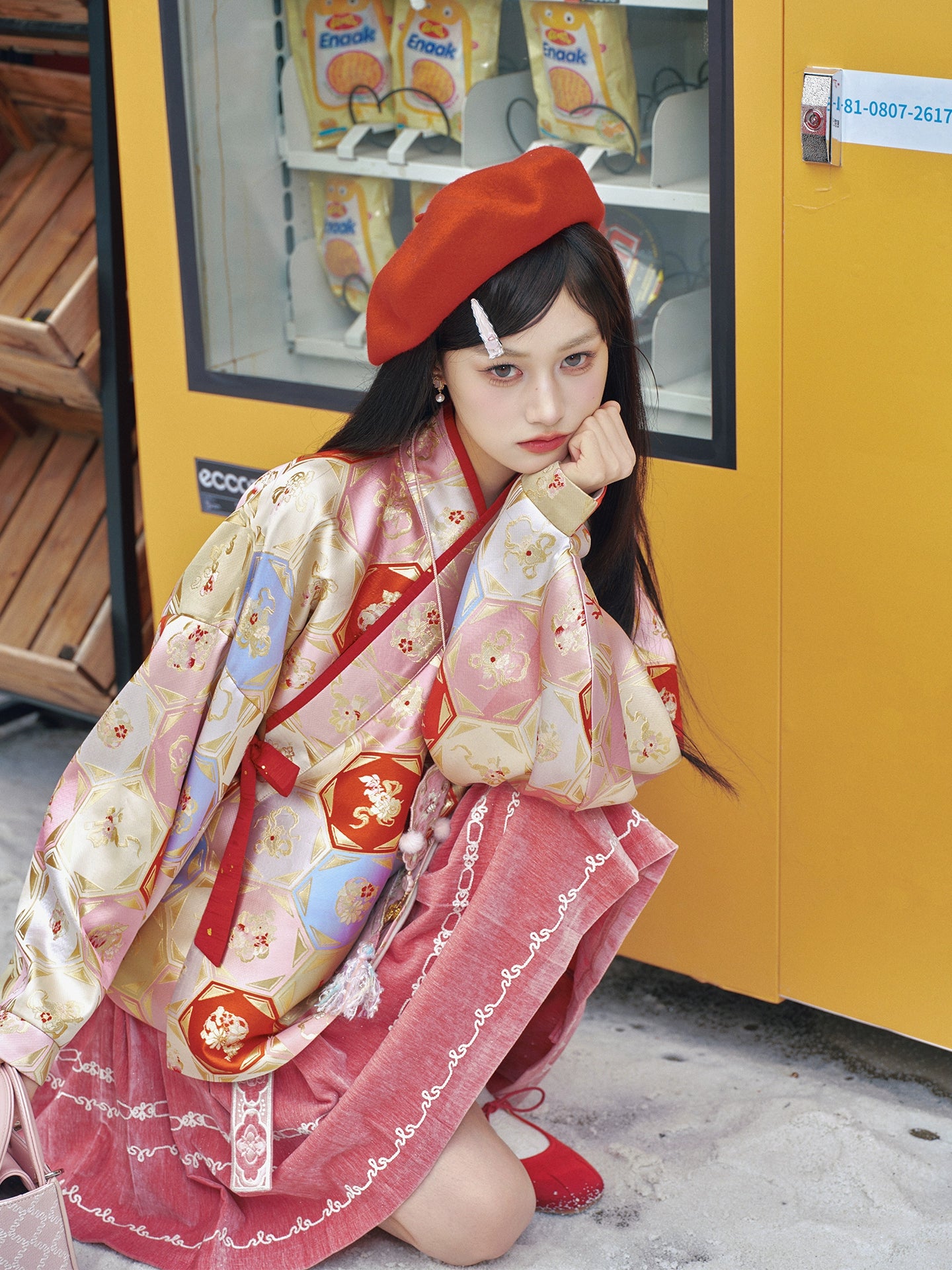 More than thirteen [embroidered cloud beads] velvet brocade collar jacket embroidered short horse skirt