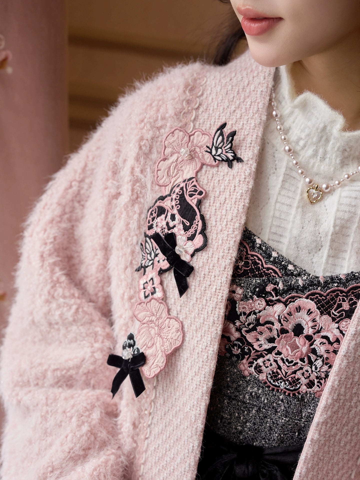 More than thirteen [floral line] pink thickened coat velvet suspender skirt modern HanFuDreams