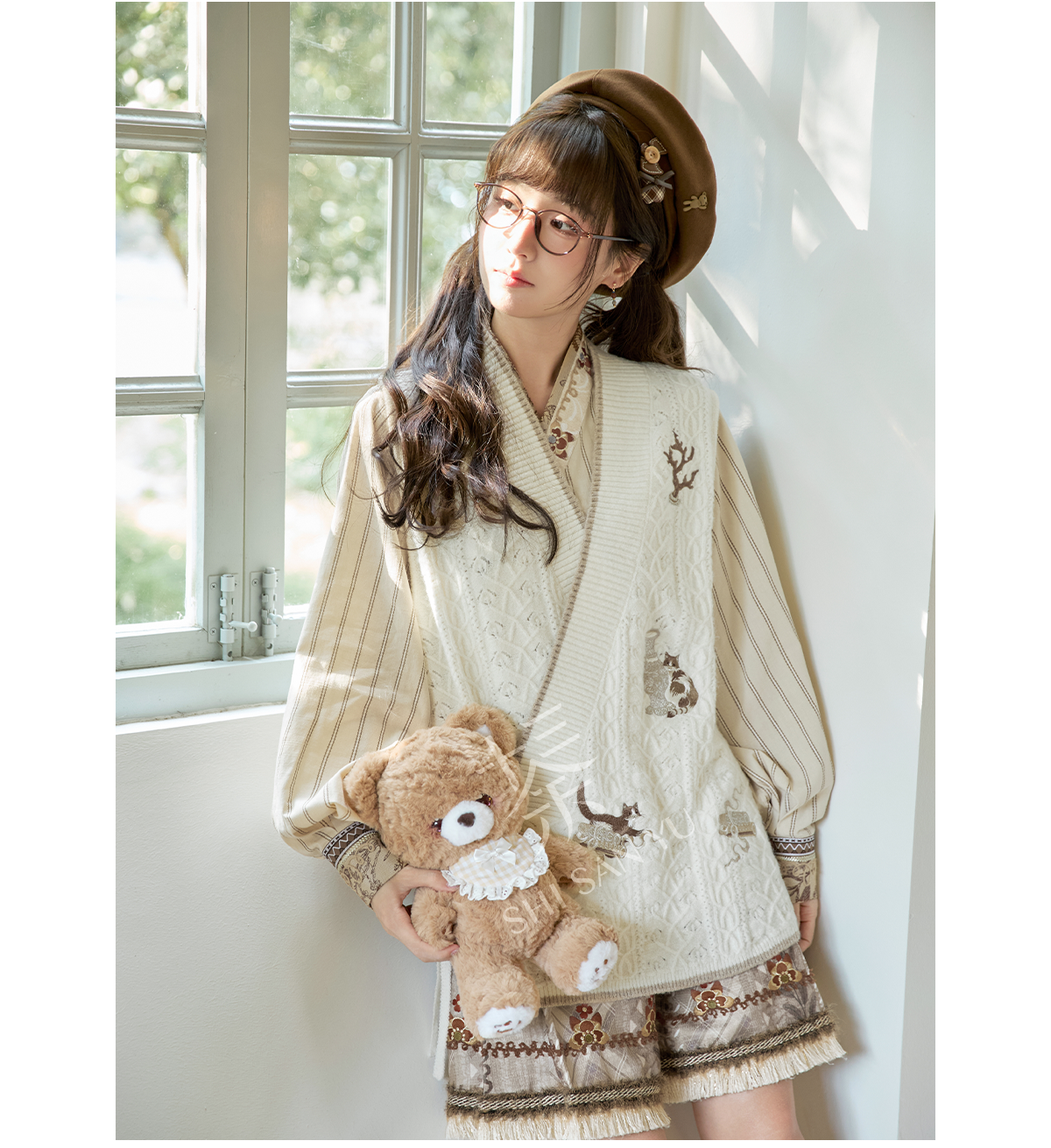 More than thirteen [leisurely] cat embroidered short-sleeved knitted white sweater modern HanFuDreams
