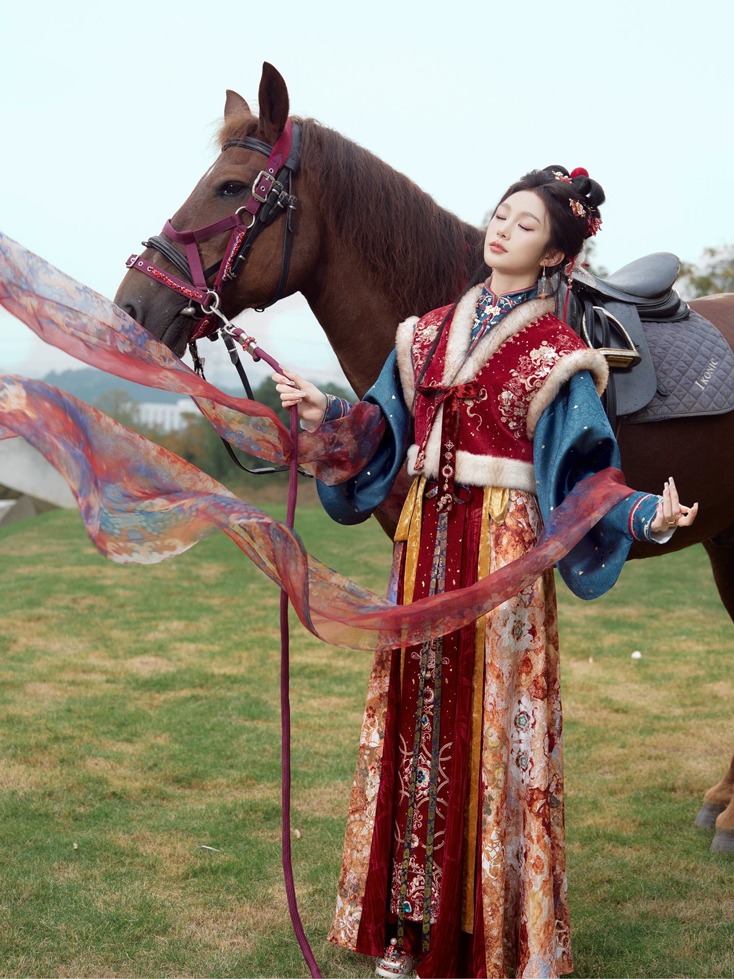 More than thirteen [Qingyang Xinghui] vest bronzing cardigan broken skirt printing silk