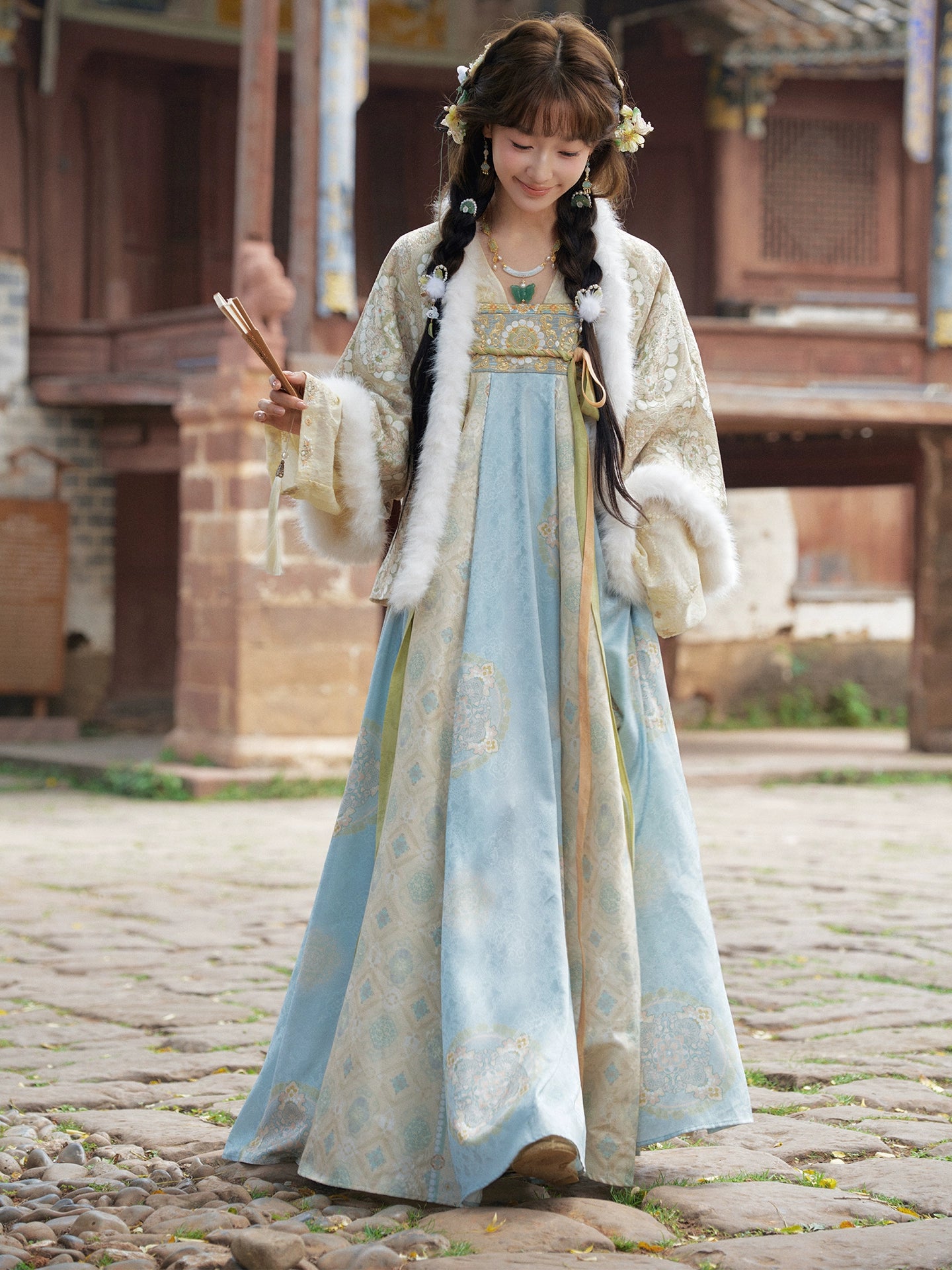 More than thirteen [streams and raccoons] in a jacket and chest-length skirt Tang-made Hanfu tang HanFuDreams