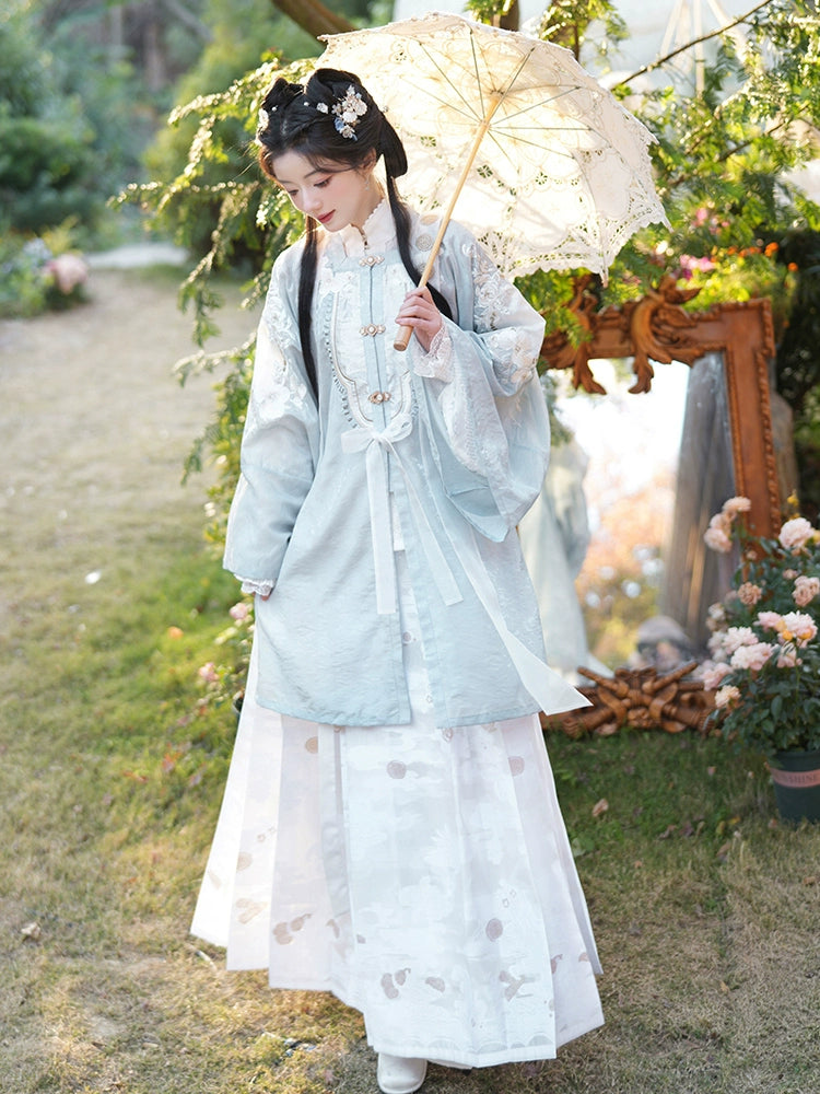 More than thirteen [thin jade cutting cream] square collar cardigan horse face skirt Ming Hanfu ming HanFuDreams