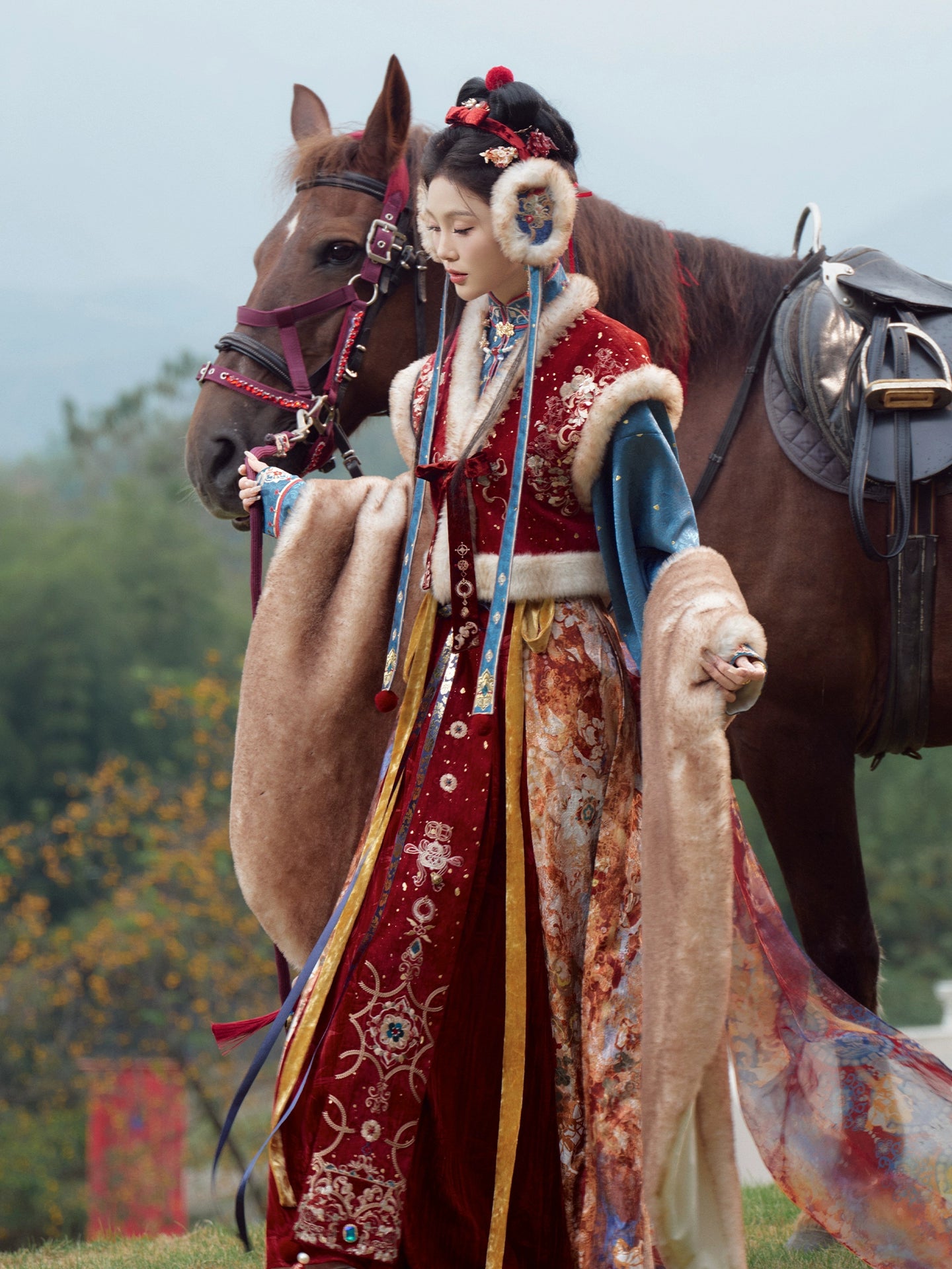 More than thirteen [Qingyang Xinghui] plush shawl warm brocade embroidery ear protector