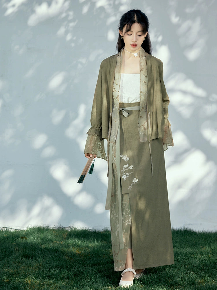 More than thirteen [rosin jade dew] brown coat top skirt hanfu set modern HanFuDreams
