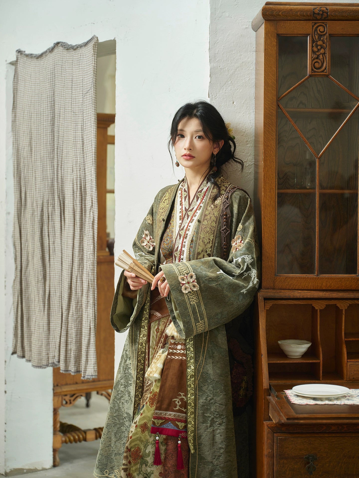 More than thirteen [Lu Ming in the wild] imitation deer fur straight neck jacket