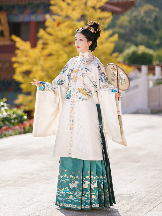 Ming-style Long Jacket and Horse Face Skirt, Hanfu for Autumn and Winter.