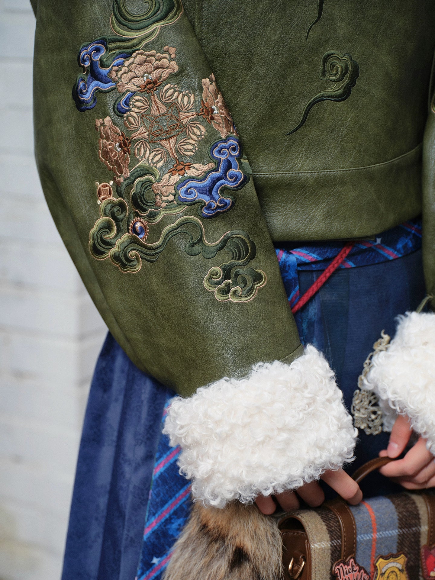 More than thirteen [Nick-Foxtrot Qingyun] leather round neck jacket Hanfu