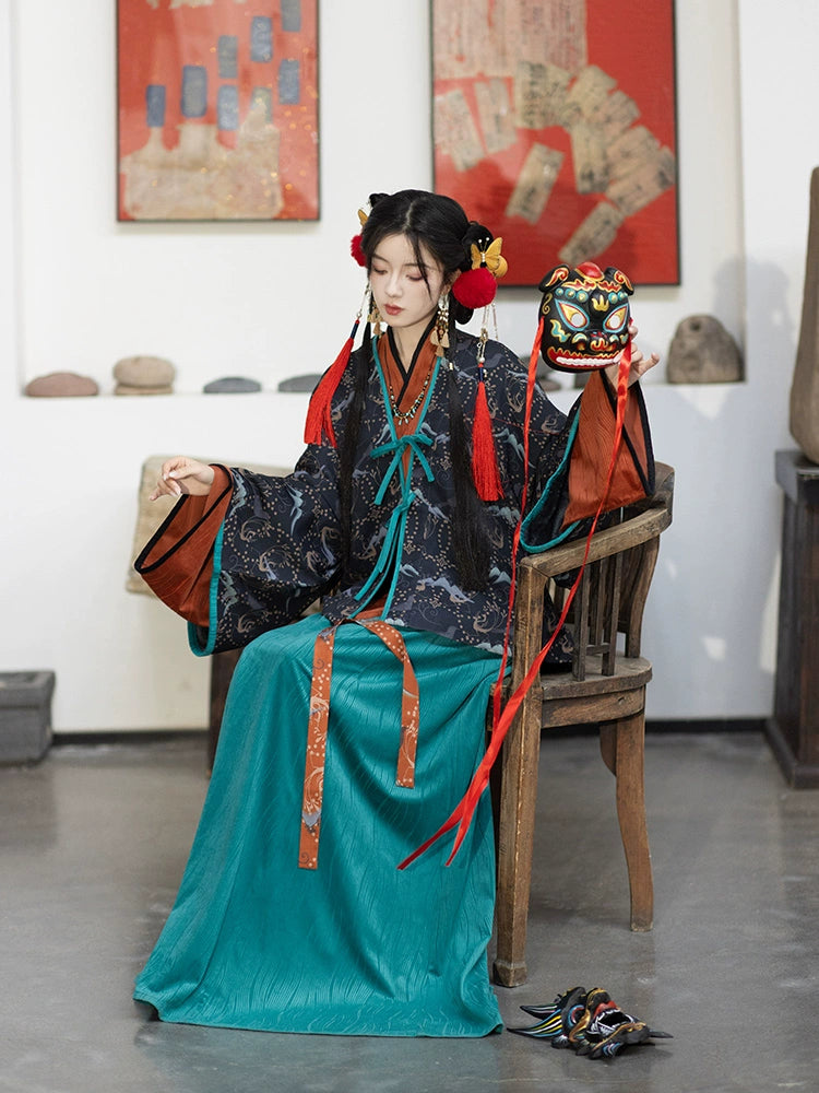 Jin-style Pleated Upper Garment and Ripped Skirt Hanfu for Winter