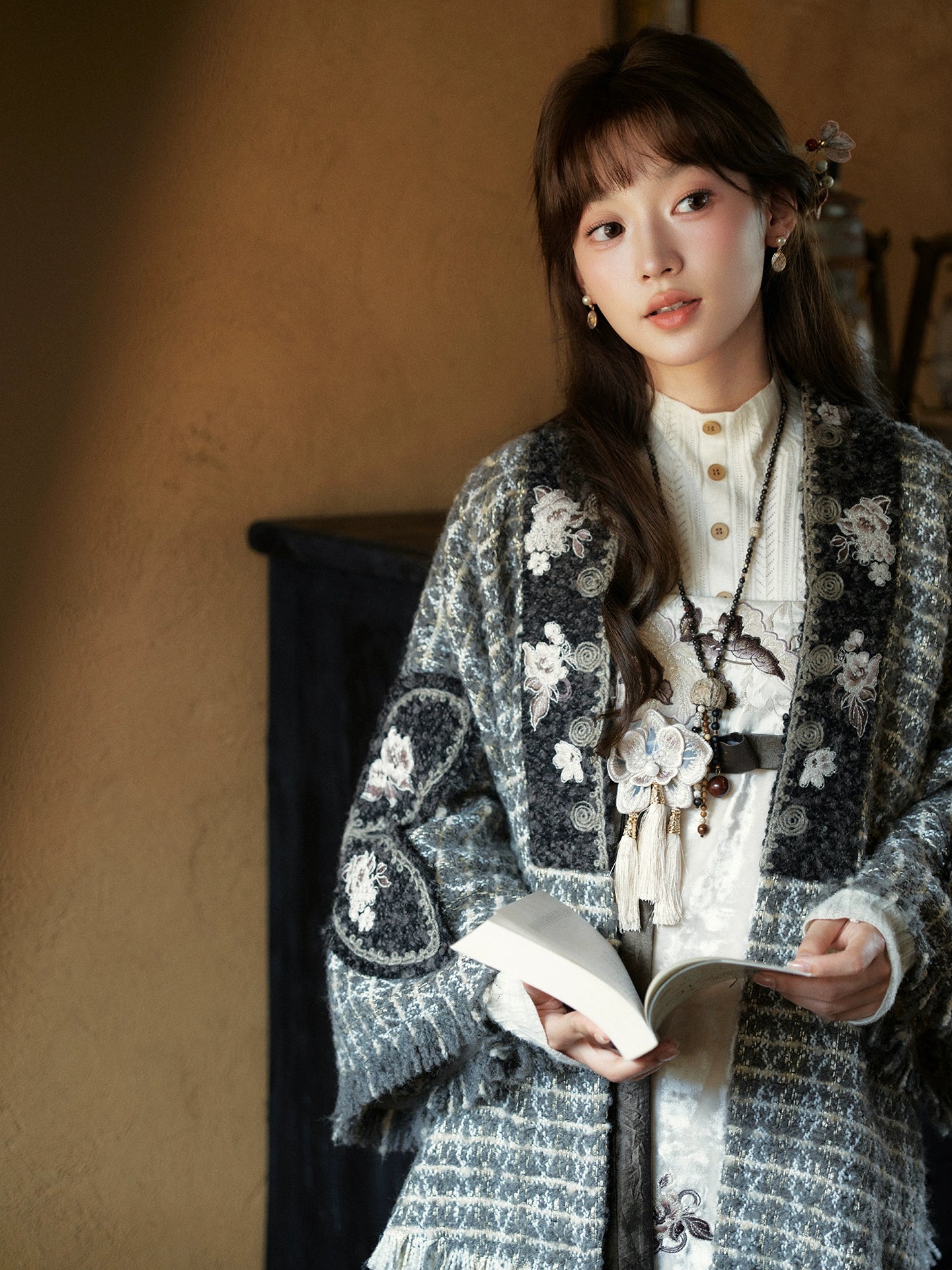 More than thirteen [heavy sandalwood condensing fragrance] Xiaoxiangfeng jacket velvet suspender skirt modern HanFuDreams