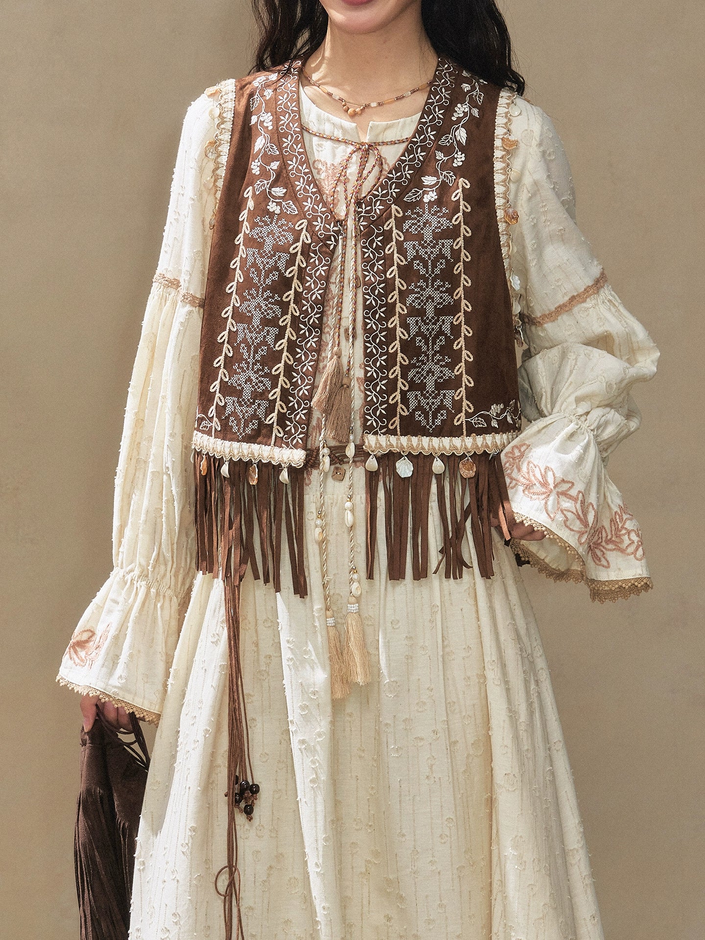 July Eve [Childish Autumn Notes] Embroidered cardigan small vest sleeveless short coat modern HanFuDreams