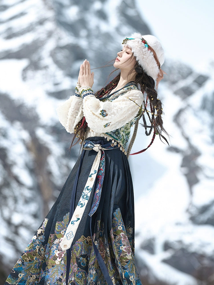 More than Thirteen [Snake Marsh Ghost City] Original Weaving Gold Horse Dress Hanfu ming HanFuDreams