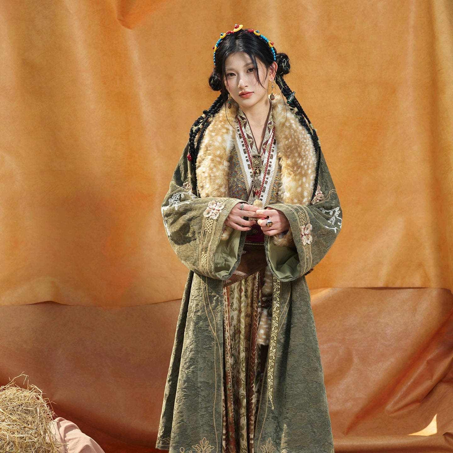 More than thirteen [Lu Ming in the wild] imitation deer fur straight neck jacket