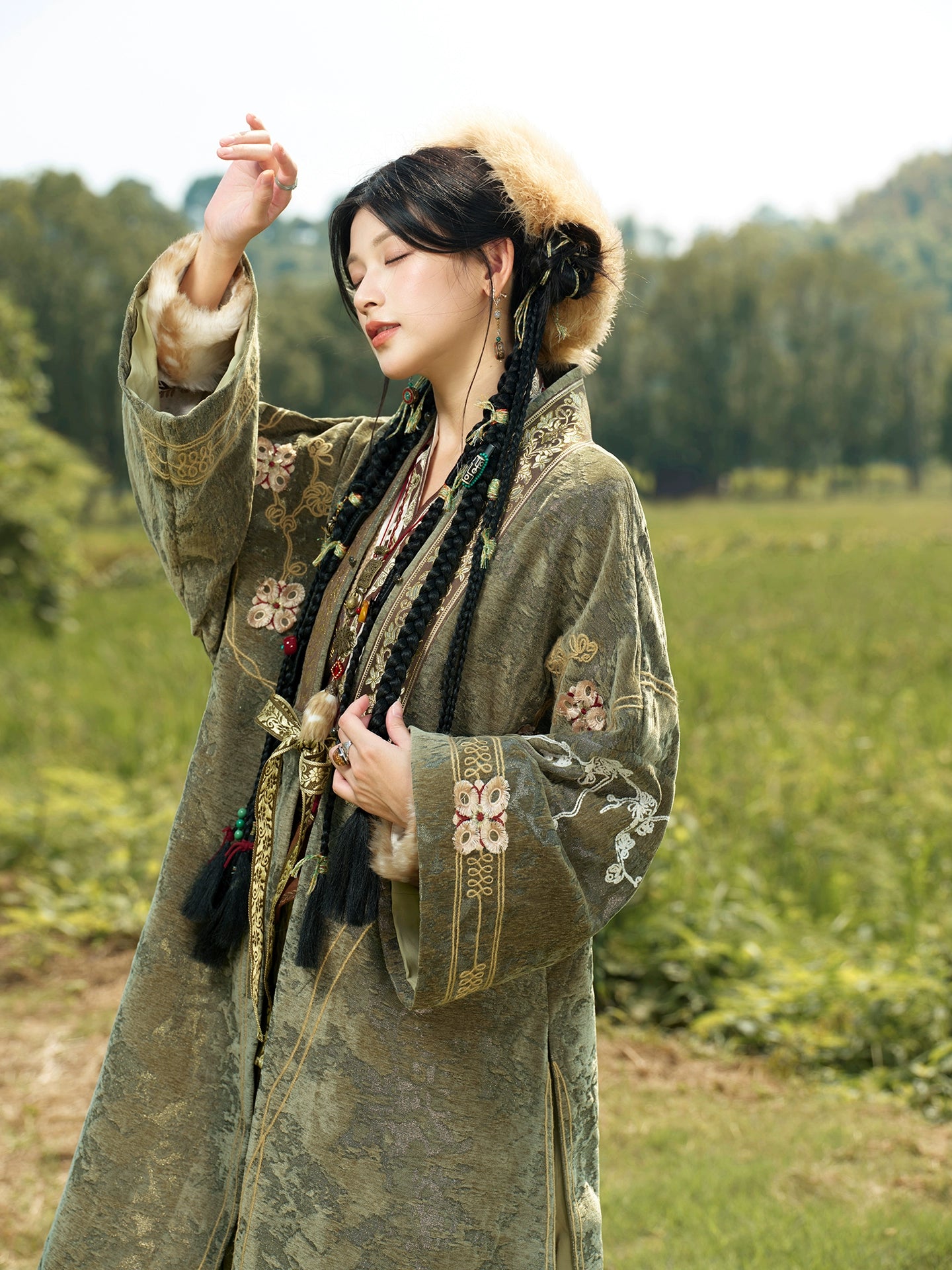 More than thirteen [Lu Ming in the wild] imitation deer fur straight neck jacket