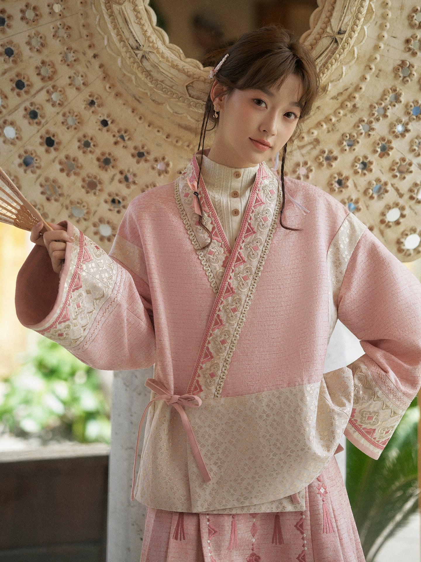 More than thirteen [Yingluo knot] woven gold coat short horse skirt national style suit modern HanFuDreams