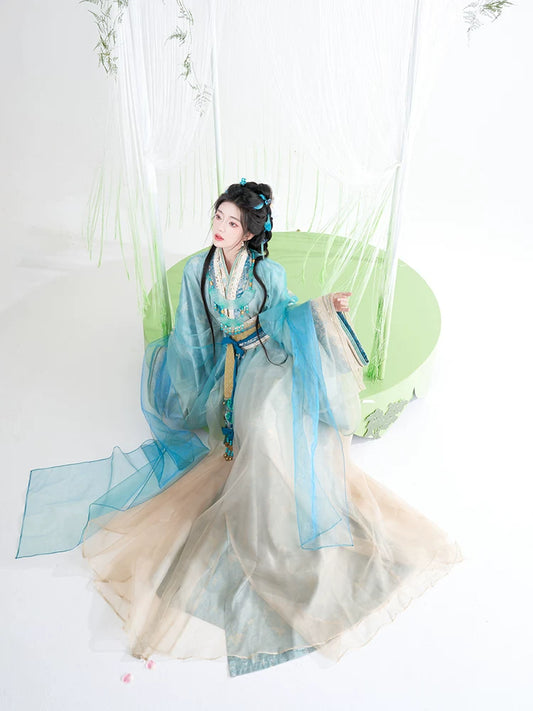 More than Thirteen [Crane] Gradient Warring States Hanfu Robe HanFuDreams