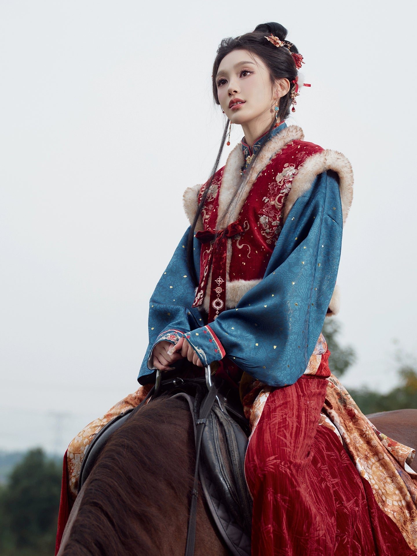 More than thirteen [Qingyang Xinghui] vest bronzing cardigan broken skirt printing silk