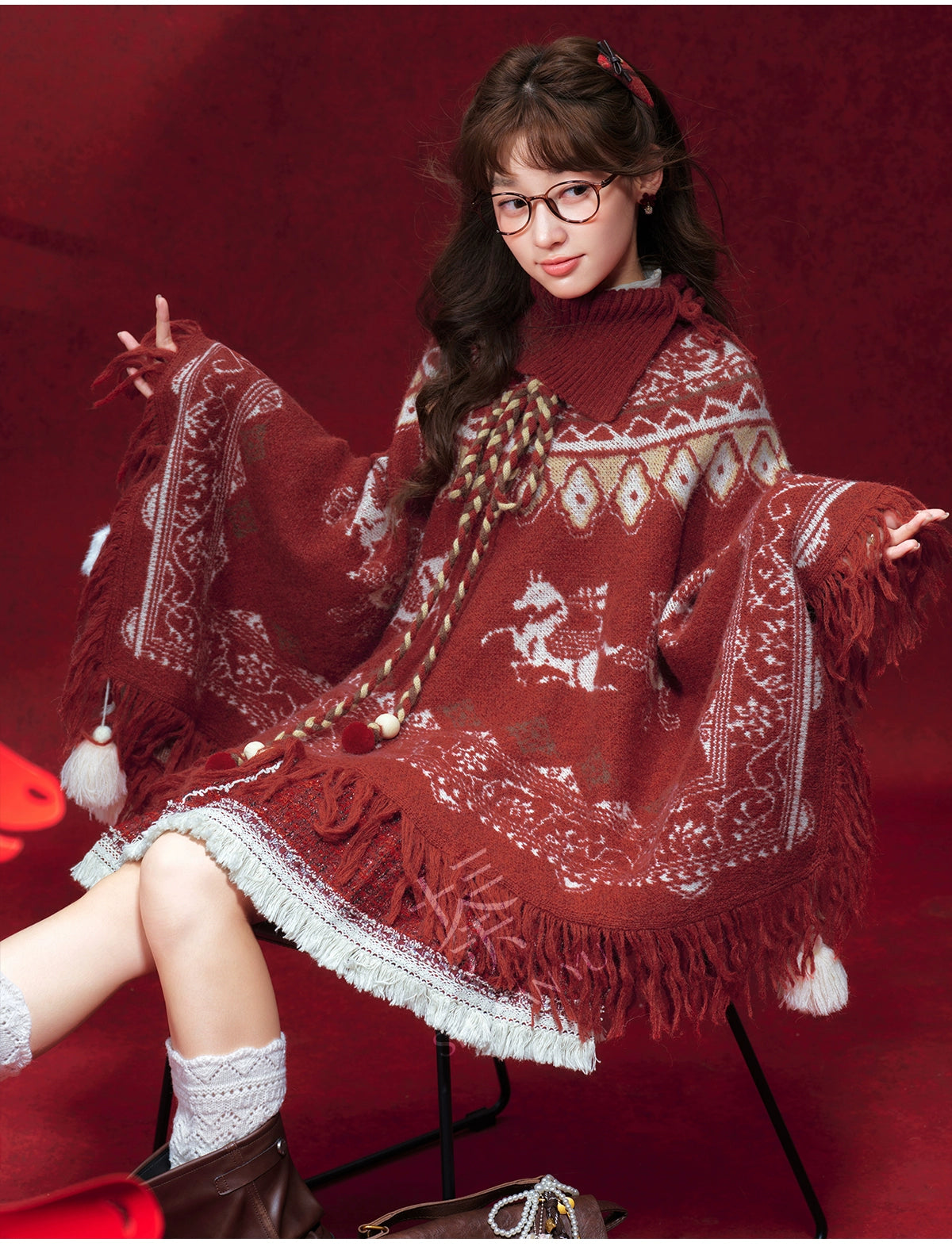 More than thirteen [Tianma Song] knitted cape red coat for the Year of the Horse