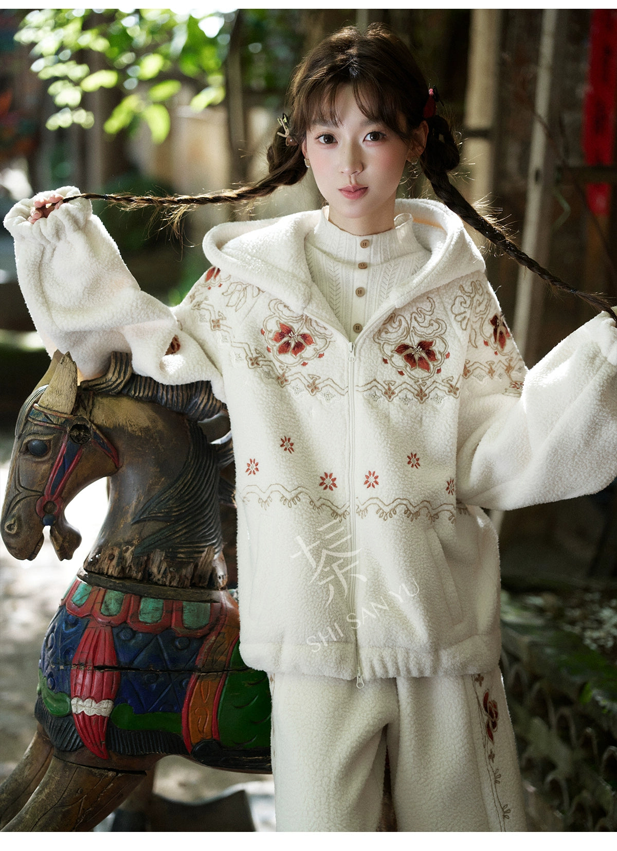More than thirteen [such as flame] fleece embroidered jacket pants warm suit modern HanFuDreams