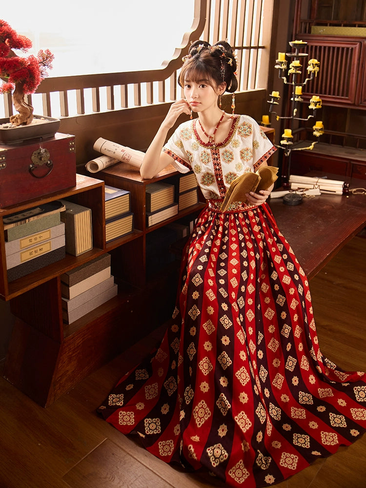 More than thirteen [pearl flame] flat-necked broken skirt Hanfu han HanFuDreams