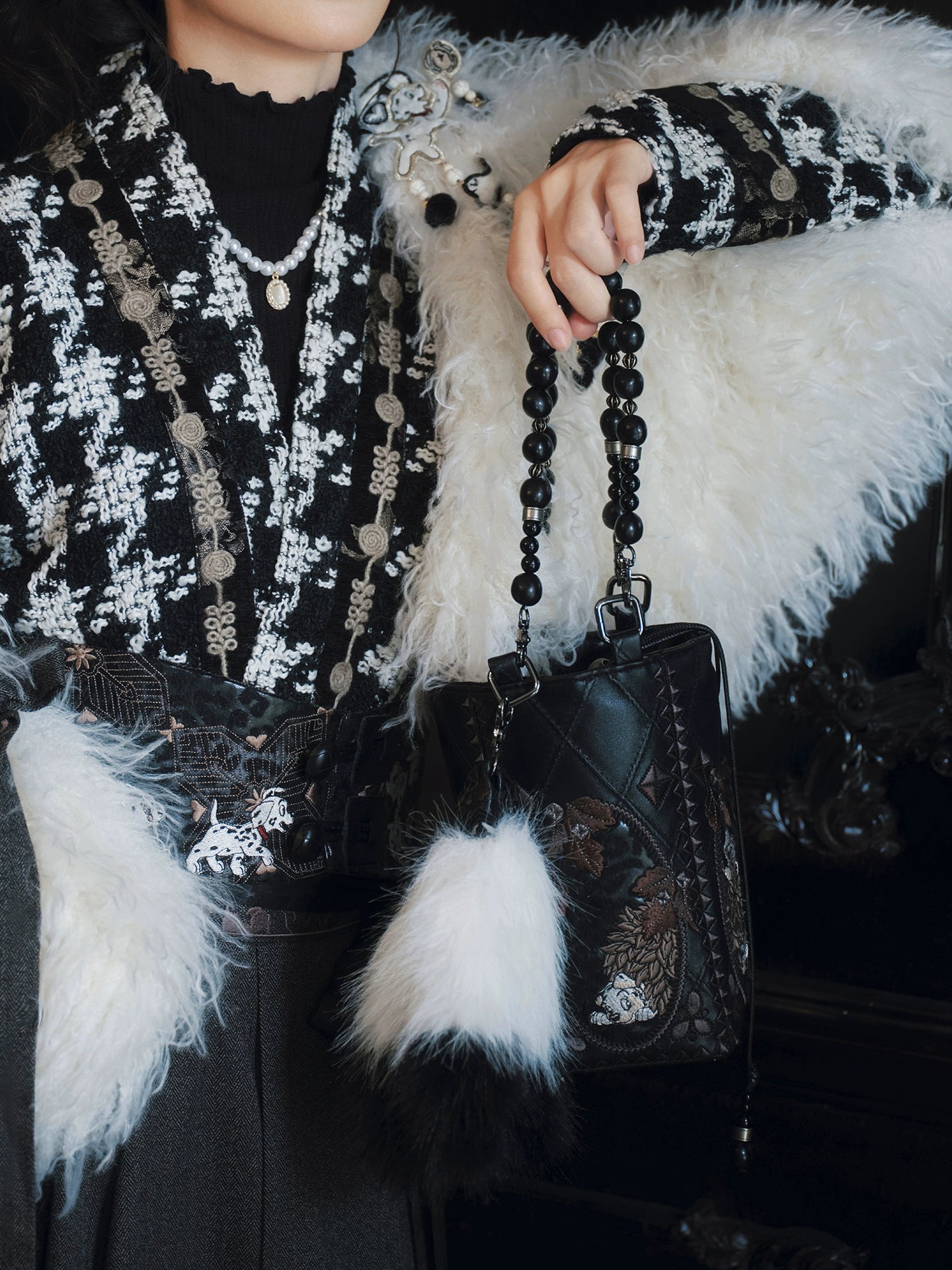 More than thirteen [Disney, Kuila - Black and White Witch] Dalmatians satchel accessories HanFuDreams