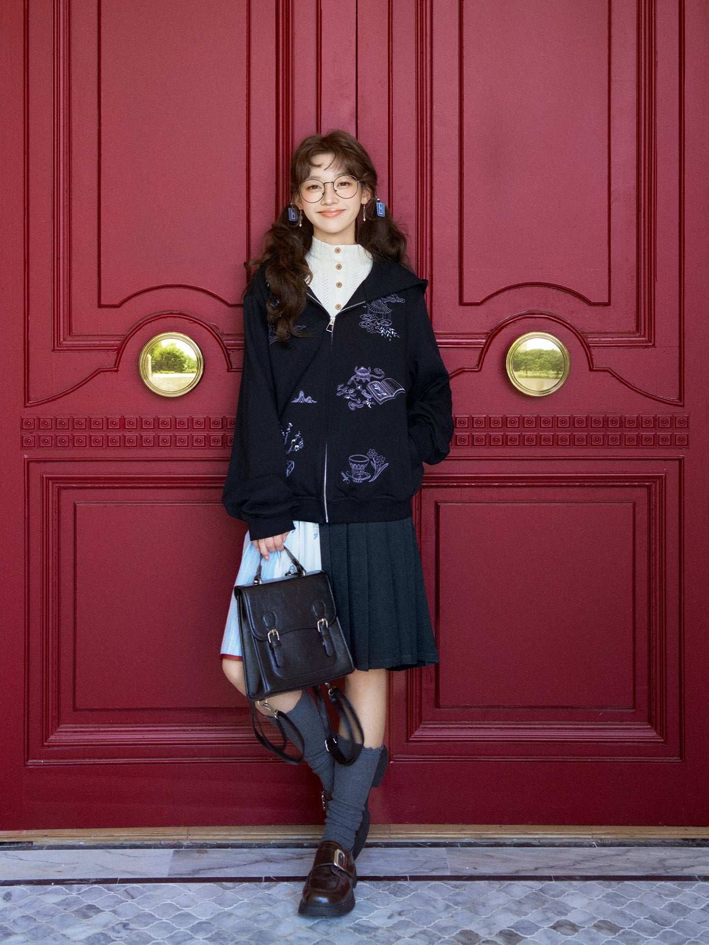 More than thirteen [Wangchuan Yi] embroidered zipper jacket black hooded sweater modern HanFuDreams