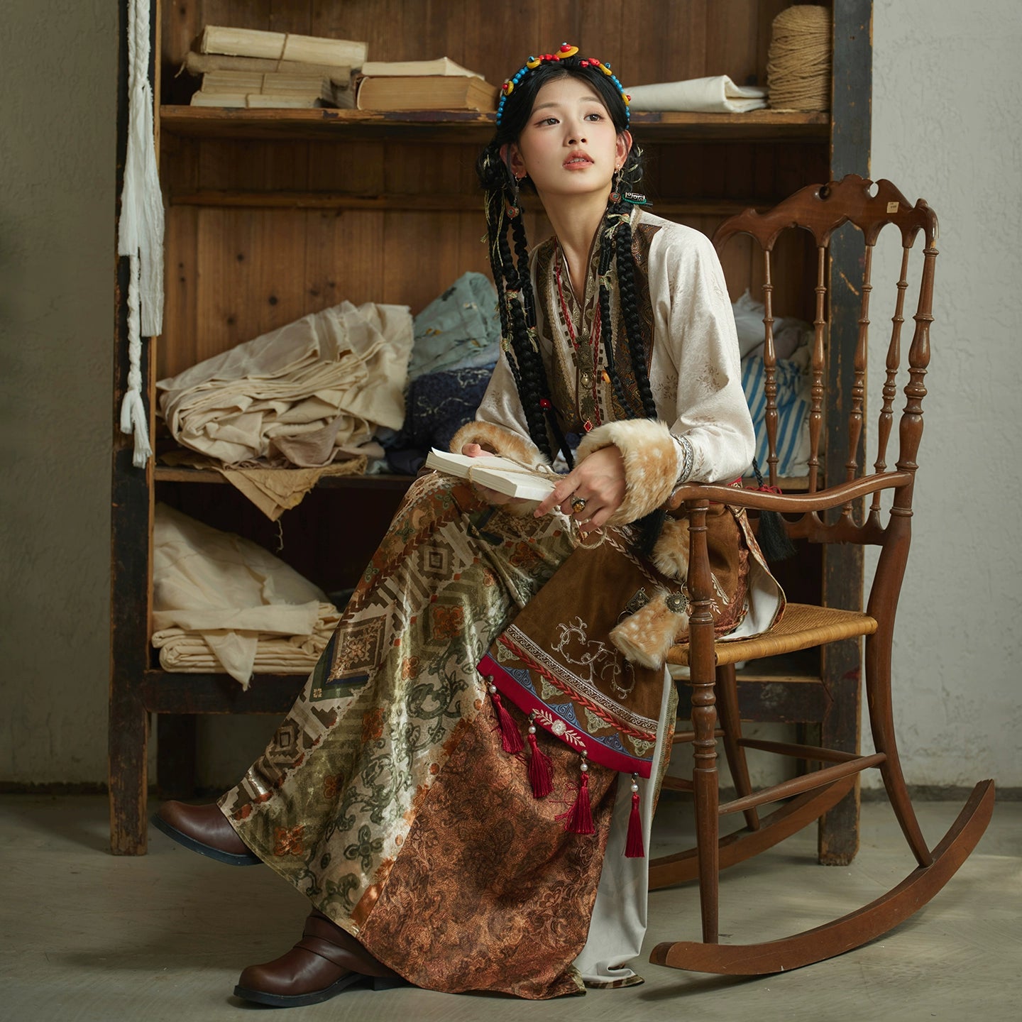 More than thirteen [Lu Ming] embroidered crossneck shirt jacquard broken skirt ethnic style modern HanFuDreams two-piece set S