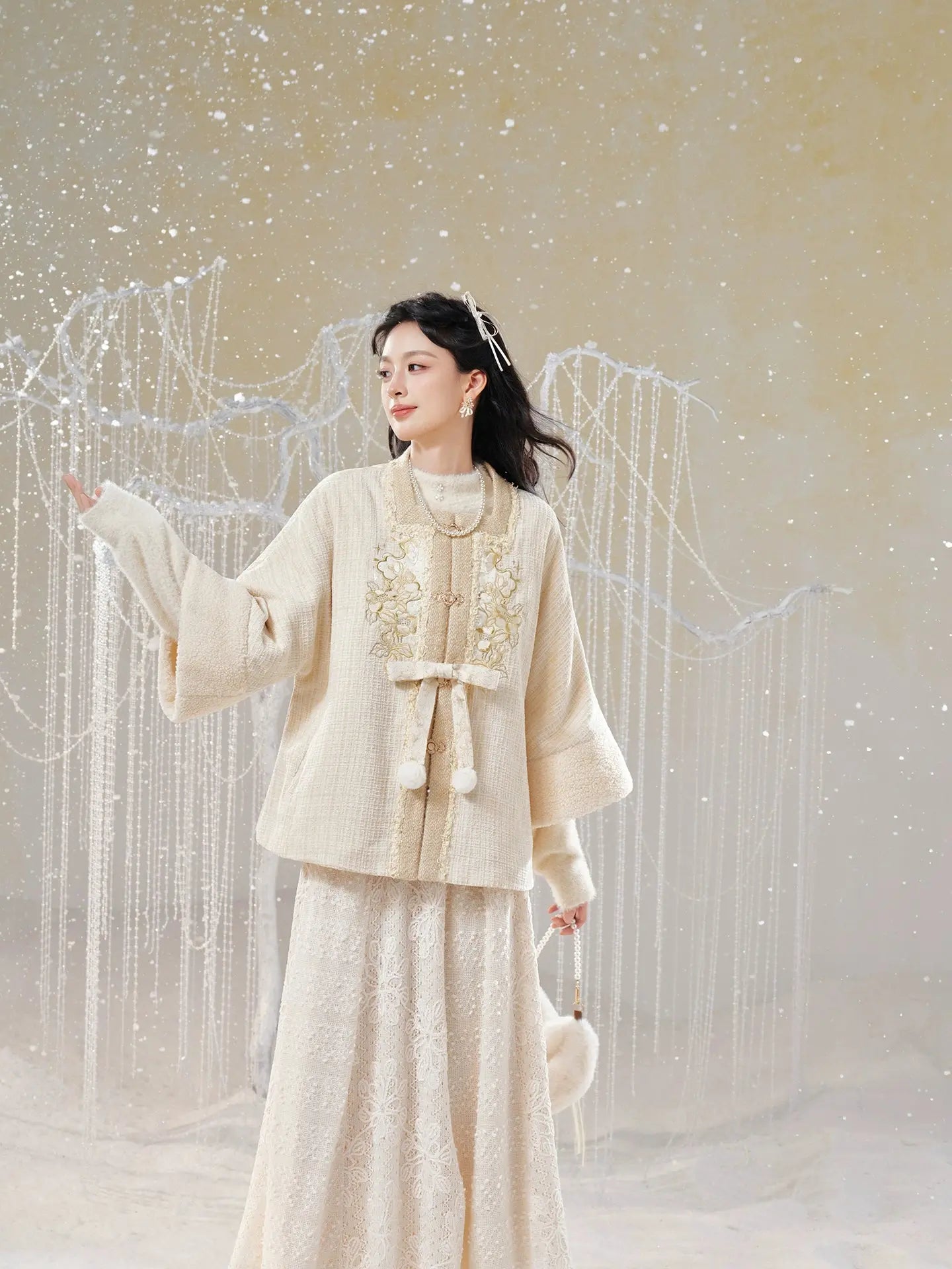 July Eve [Yuming Nuannuan] Fleece square collar jacket showing thin Song pants song HanFuDreams