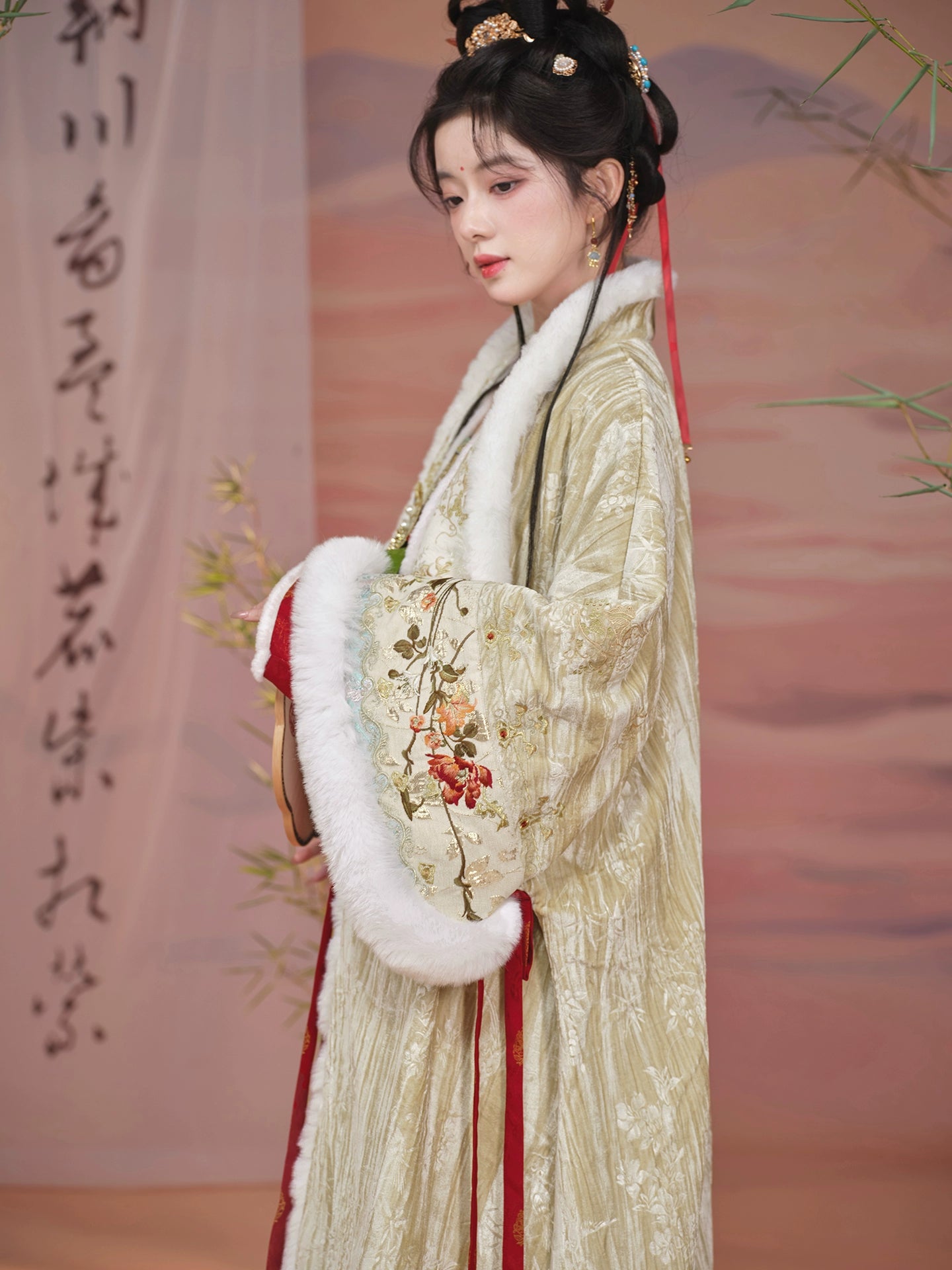 More than thirteen [Yujing Hibiscus] plush medium and long cloak jacket han HanFuDreams