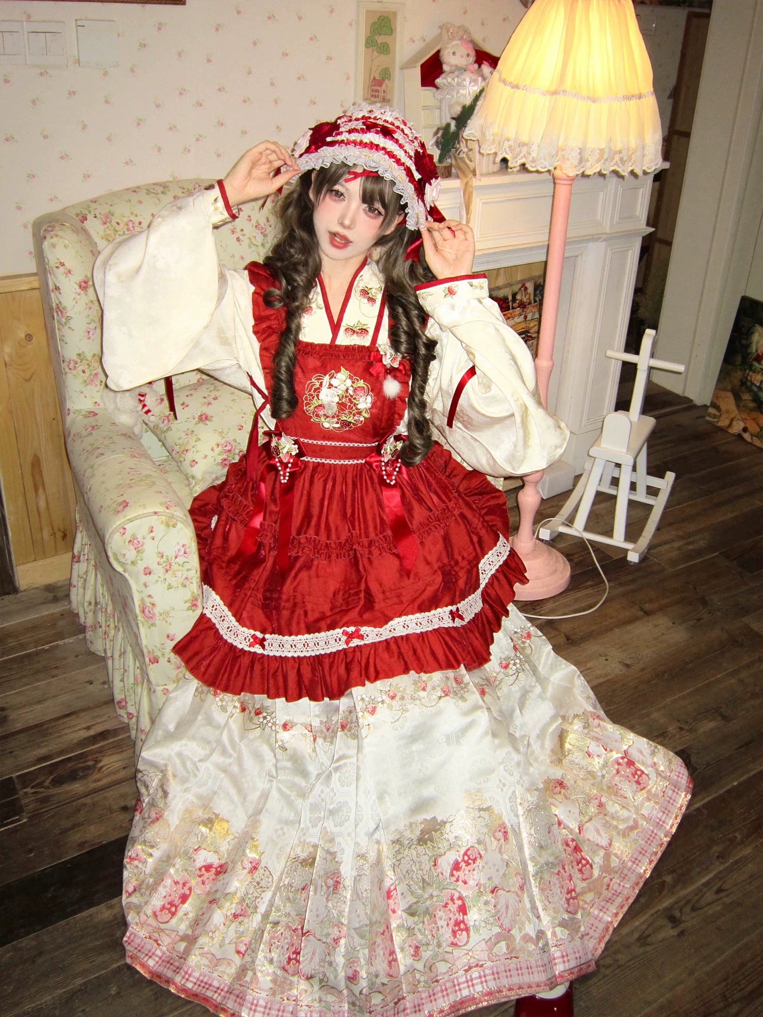 Flower Fairy Story [Berry Rabbit] Cross-necked Pipa Sleeve Weaving Gold Horse Face Dress Ming ming HanFuDreams