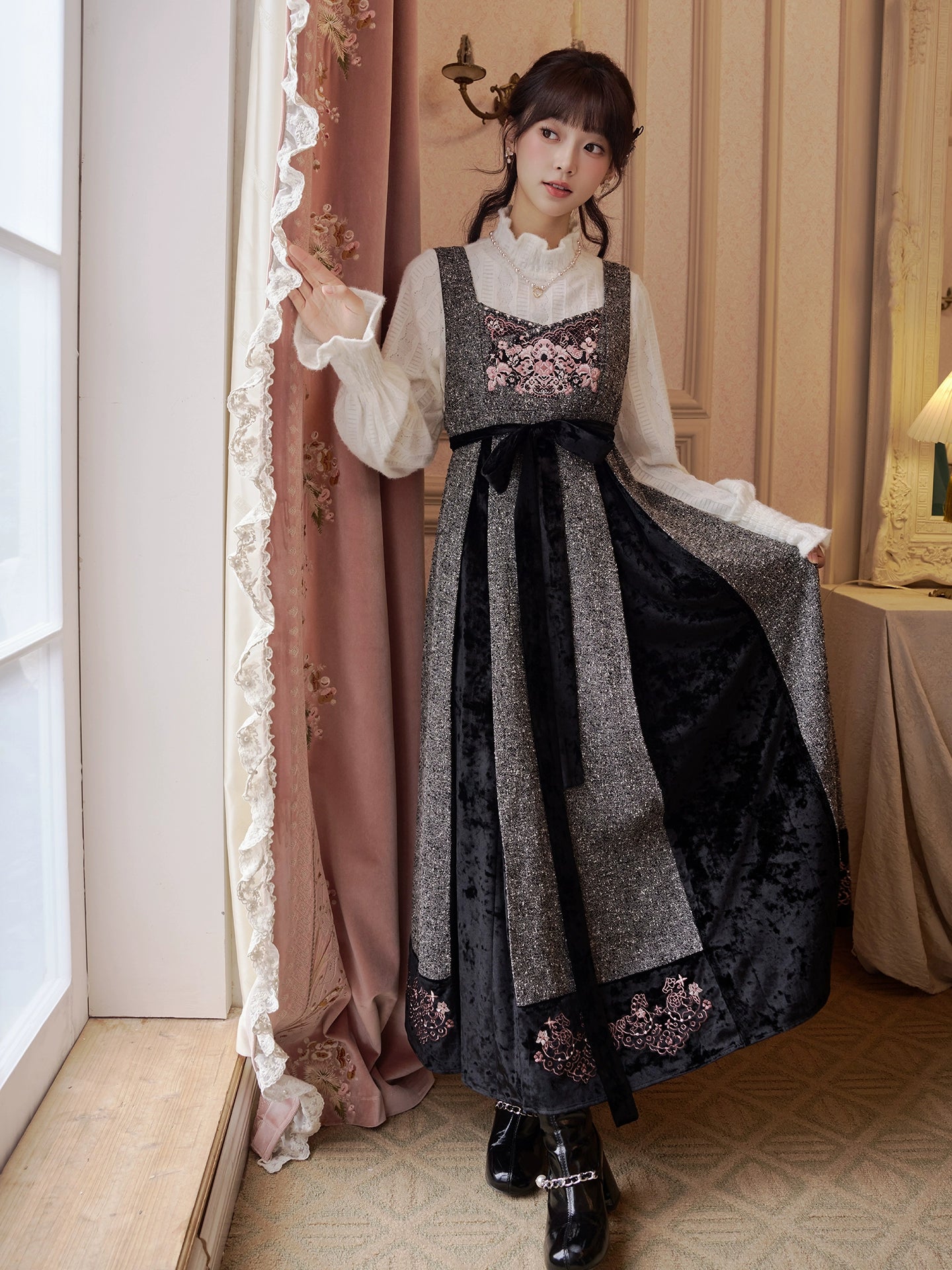 More than thirteen [floral line] pink thickened coat velvet suspender skirt modern HanFuDreams