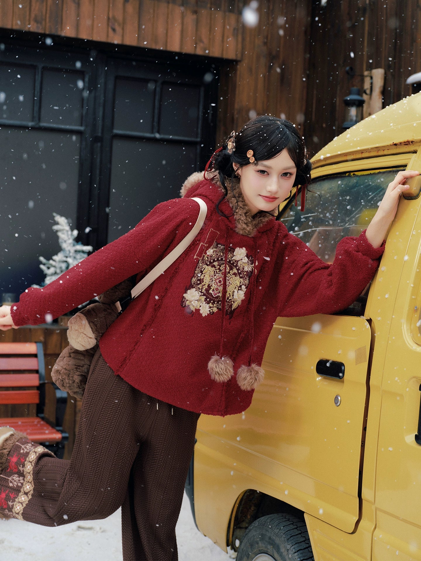 More than thirteen [walking horses] fleece hooded sweater pants national style set