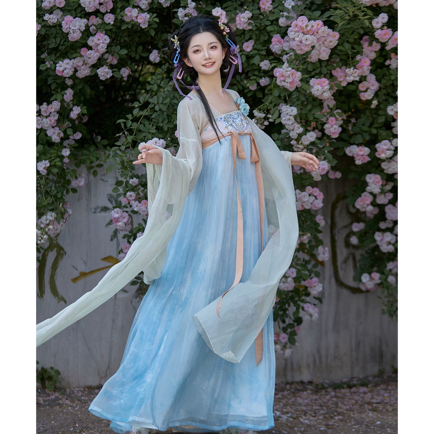 Flower Fairy Story [Banfei Yan] Original Hanfu Dress Improvement han HanFuDreams blue dress + beige silk + a corsage. S