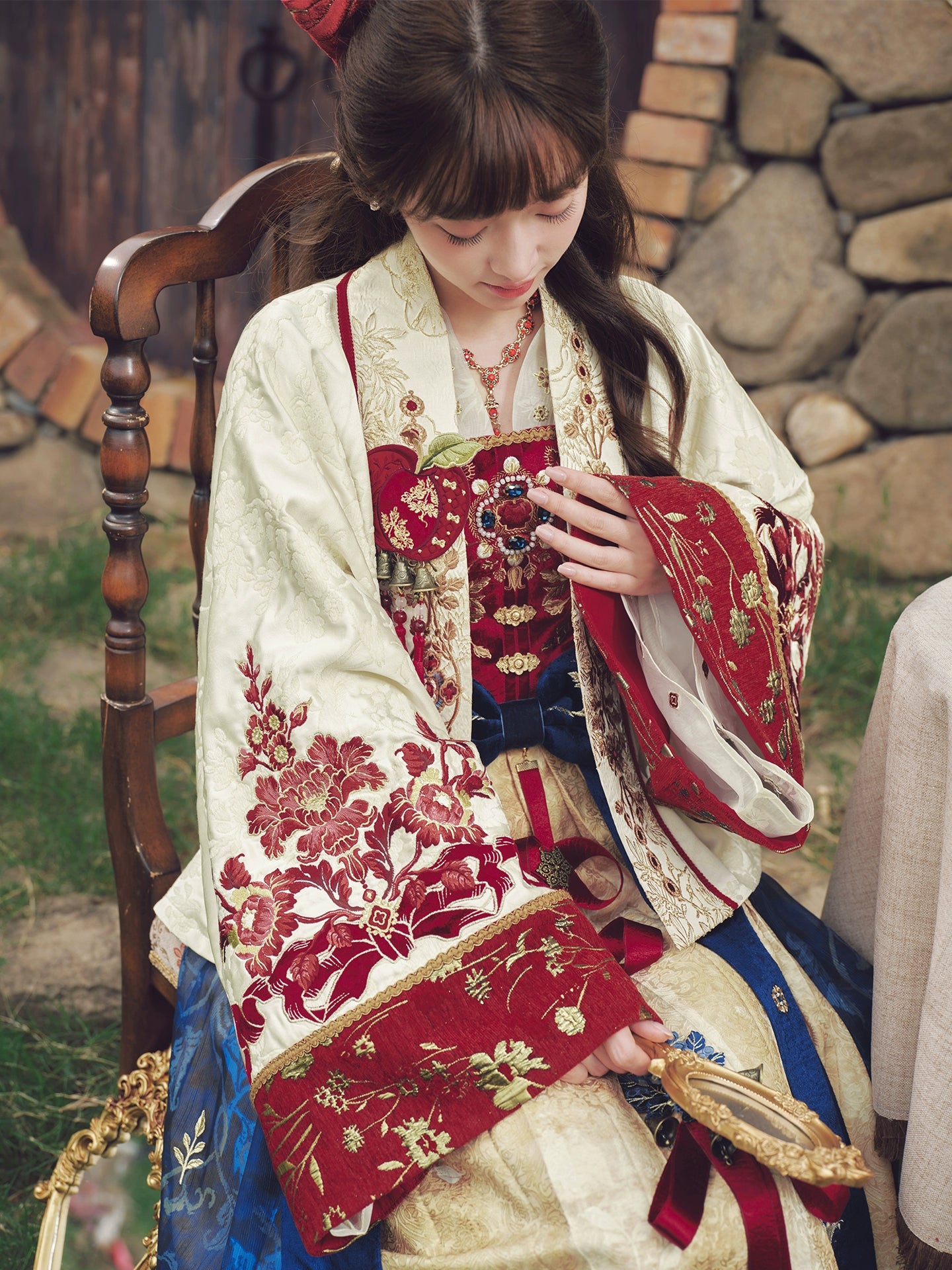 More than thirteen [Banquet of Red Apples] Famen Temple suspender skirt Hanfu han HanFuDreams