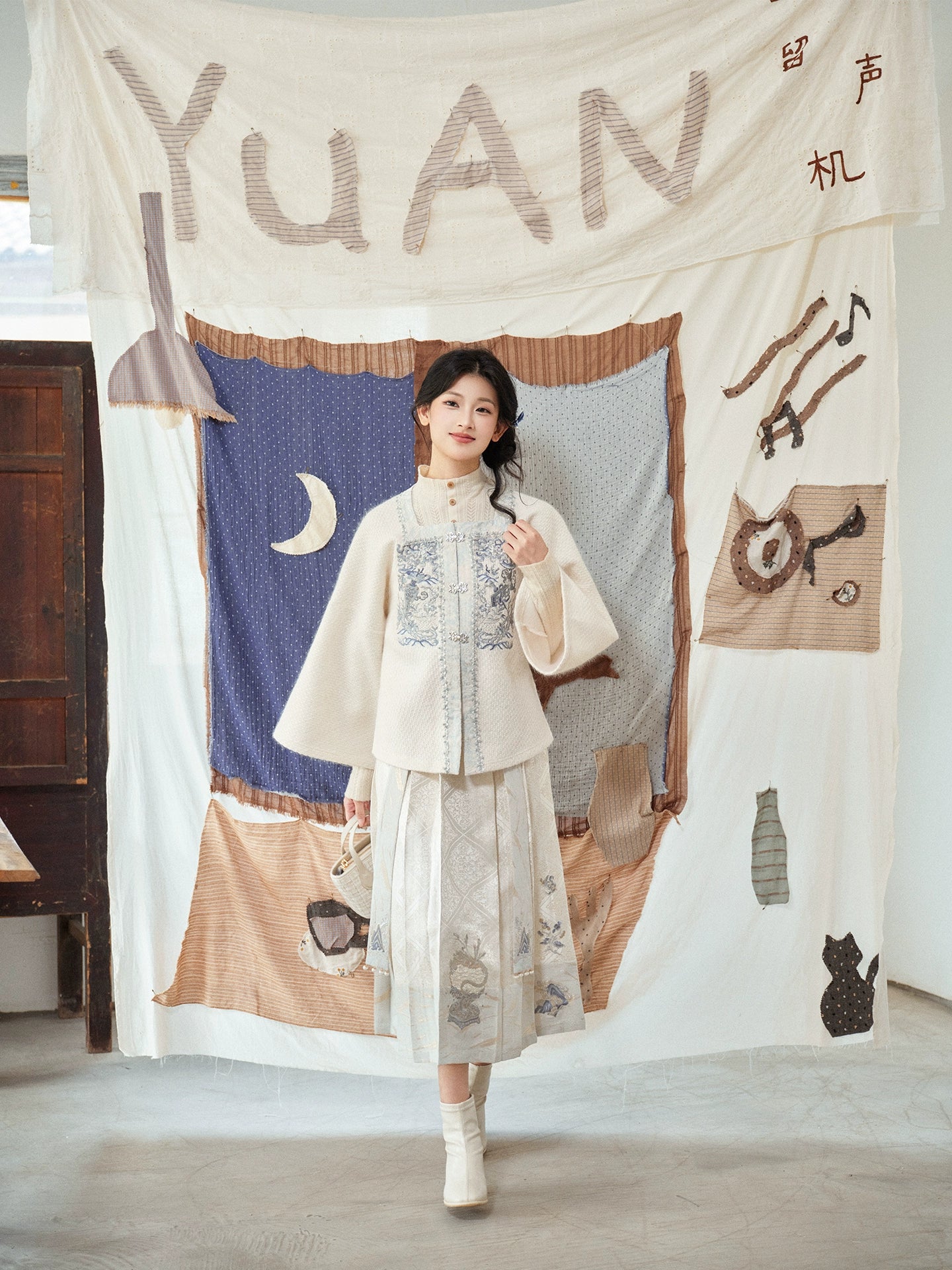 More than thirteen [thousand Dendrobium beads] knitted jacket woven gold embroidered pleated skirt Hanfu han HanFuDreams